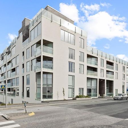 Brand New Downtown Harbor Apartment Reykjavík Buitenkant foto